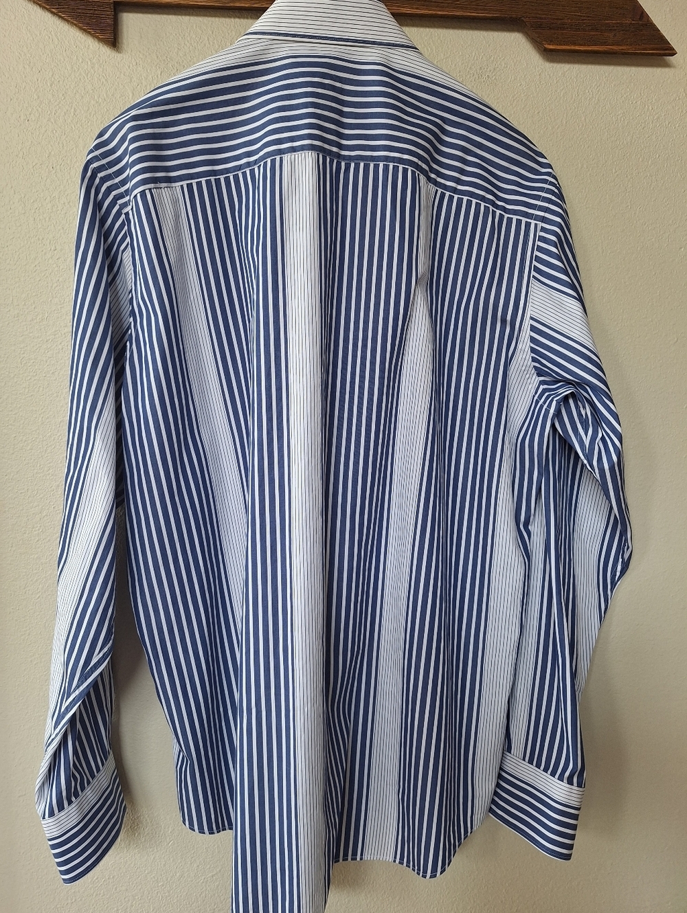 Bugatchi Uomo Classic Fit Blue Stripe Shirt Bold Modern Style Elevated Mens L - Picture 9 of 9